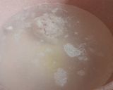 Hình bước làm 2 của món Canh cải bó xôi nấu thịt và chả cá