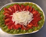 Une image de l'étape 5 de Trio de tomates en salade à l oignon doux et herbes aromatiques.