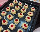 Foto langkah ke 3 dari resep Thumbprint Cookies.
