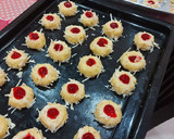 Foto langkah ke 3 dari resep Thumbprint Cookies.
