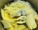 Hình bước làm 2 của món Canh chua măng cá