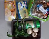 Foto langkah ke 2 dari resep Spaghetti Oglio Olio with Mushroom and Basil.