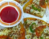 वेज़ चीज़ पिज़्ज़ा (Veg Cheese Pizza recipe in hindi) रेसिपी चरण 7 फोटो