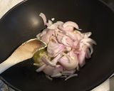 Une image de l'étape 5 de Panais sautés au miel et oignon de roscoff.