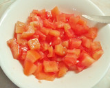 Foto del paso 7 de la receta: Ensalada de salmón con aguacates, queso fresco y tomate