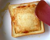 A picture of step 9 of Pocket pizza toast.