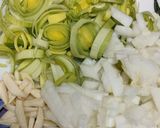 Foto del paso 1 de la receta: Potaje de Garbanzos con Bacalao y Espinacas
