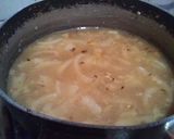 Foto del paso 2 de la receta: Sopa de cebolla francesa, un plato pobre pero muy sabroso