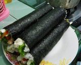 Foto langkah ke 5 dari resep Sushi pertama coba dan sukses.