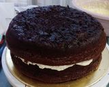 Foto langkah ke 9 dari resep Kue Ulang Tahun Sederhana (Simple Birthday Cake).
