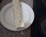 A picture of step 4 of Wrap with mince, lettuce and cheese.
