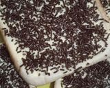 Foto langkah ke 3 dari resep Roti tawar coklat, keju panggang.
