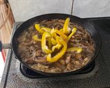 Foto langkah ke 10 dari resep Chicken Stroganof with Coconut Milk /santan.