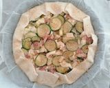 Foto del passaggio 4 della ricetta Torta salata alle zucchine
