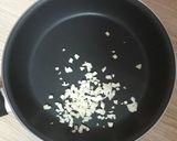 Foto del paso 2 de la receta: Hojaldre mixto con acelgas, atún y queso, y con atún y aceitunas