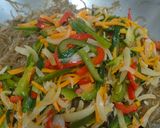 Foto langkah ke 6 dari resep Japchae (Tumis Sohun Korea).
