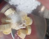 A picture of step 1 of Banana Shake.