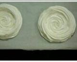 Foto del paso 3 de la receta: Pavlovas de lemon curd y futos del bosque
