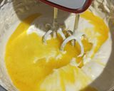 Foto langkah ke 7 dari resep Bolu Tape Singkong Panggang 4 Telur.