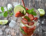 Foto langkah ke 5 dari resep Strawberry Mojito.
