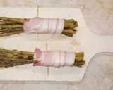 Nyúlcomb fehérboros-tejszínes mártásban baconos spárgával recept fázis 2 fotója
