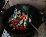 Foto langkah ke 3 dari resep Pindang Seger Tomat Kemangi.