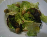 Foto del paso 1 de la receta: Filete de pollo, huevo frito con ensalada