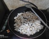 A picture of step 1 of Makhana Platter.