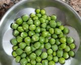 A picture of step 3 of Peas Sprouts.