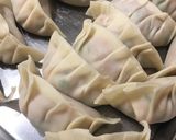 Foto del passaggio 2 della ricetta Gyoza, ravioli giapponesi
