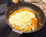 Foto del paso 4 de la receta: Pasta (espaguetis) con sofrito casero