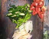 Foto langkah ke 1 dari resep Tumis Udang Pete Cabe Ijo.