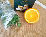 A picture of step 1 of Orange Mint Iced Tea.
