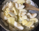 Foto del paso 2 de la receta: Peras y manzana caramelizadas