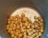 A picture of step 1 of Stuffed Capsicum with Garbanzo beans.