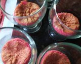 Foto del paso 3 de la receta: Postre en copa de frutillas 🍓 y crema Chantilly