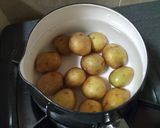 Foto langkah ke 1 dari resep Kentang Butter Mix Sosis.
