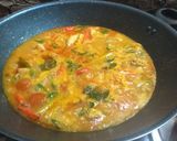 Foto langkah ke 5 dari resep Asam pedas telur tenggiri dan udang.