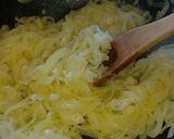 Foto del paso 2 de la receta: Tortilla de Cebolla y Chorizo