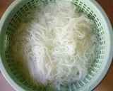 Foto langkah ke 1 dari resep Bihun Goreng Singapore.