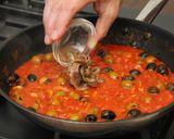 Olívás-szardellás spagetti recept fázis 4 fotója