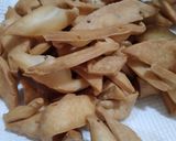A picture of step 8 of Namak pare 🌺.
