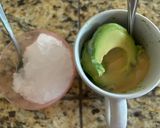 Hình bước làm 1 của món Trái bơ dầm sữa đặc (Avocado soaked in condensed milk)
