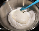 Foto del paso 6 de la receta: Merluza con Muselina de Ajo y Guarnición con Pasas al Oporto