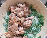 Foto langkah ke 3 dari resep Creamy Chicken Spinach.