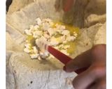 Фото кроку 2 до Омлет в лаваше с сыром и помидорами.