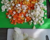 Tejszínes zöldségleves virslivel recept fázis 1 fotója