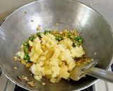 A picture of step 3 of Pav Bhaji.