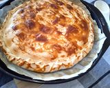 Foto del passaggio 3 della ricetta Pizza rustica con stracciatella gamberetti e salmone