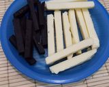Foto langkah ke 2 dari resep 39. Cheese Choco Roll Frozen.